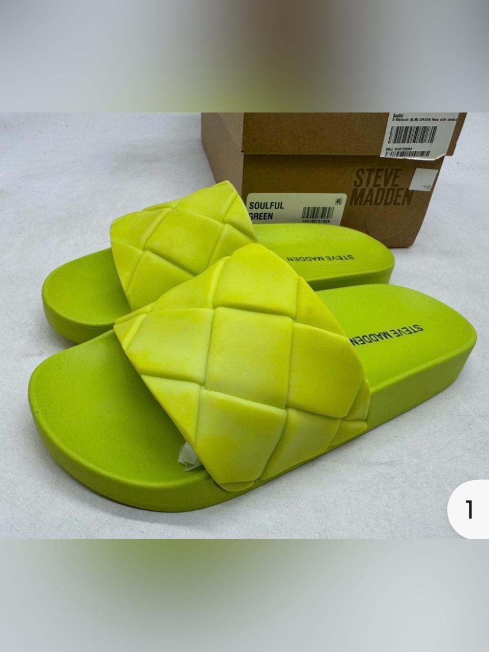 Steve Madden "Soulful" quilted green sandals featuring a bright lime color NIB 7